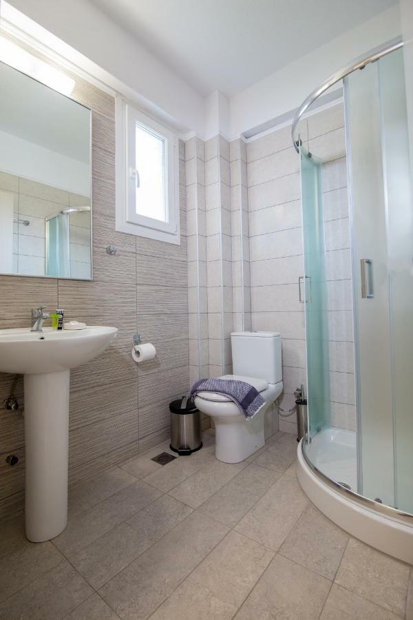 The Papoutsakis Apartments Nikiti  Extérieur photo