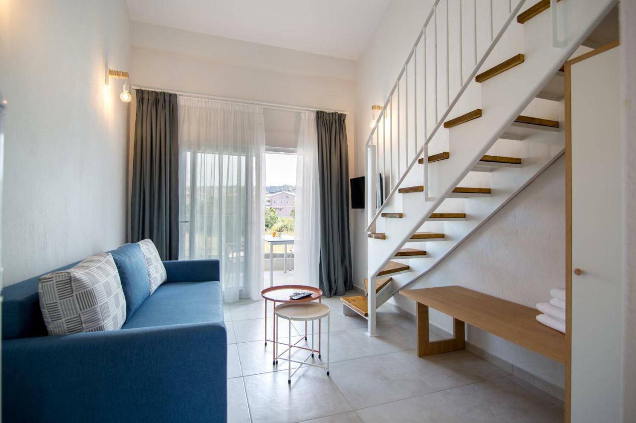 The Papoutsakis Apartments Nikiti  Extérieur photo