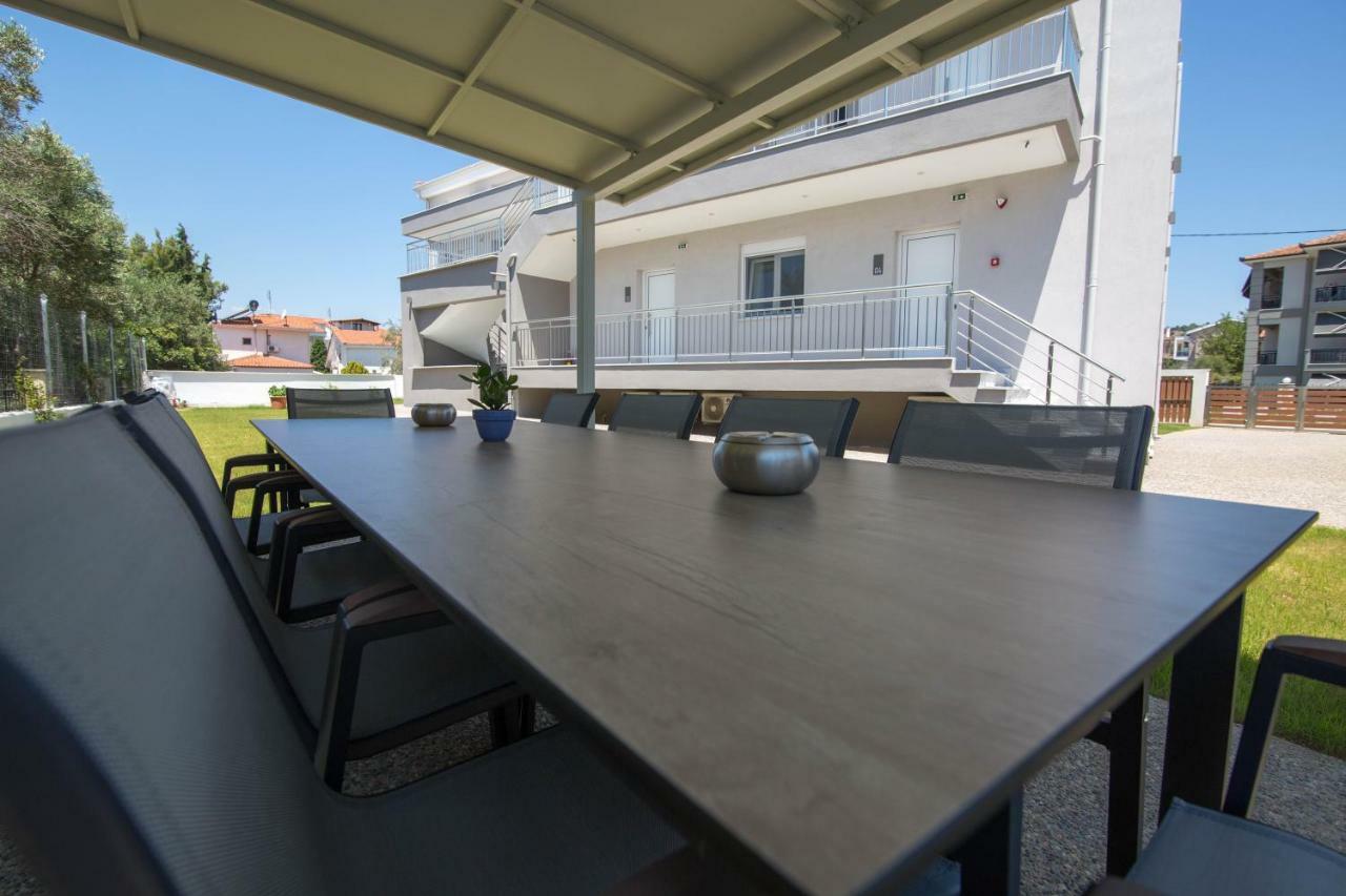 The Papoutsakis Apartments Nikiti  Extérieur photo